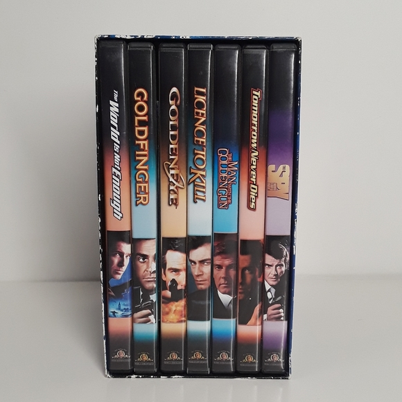 The James Bond 007 DVD Special Edition Collection (8 DVDS) - Picture 3 of 16